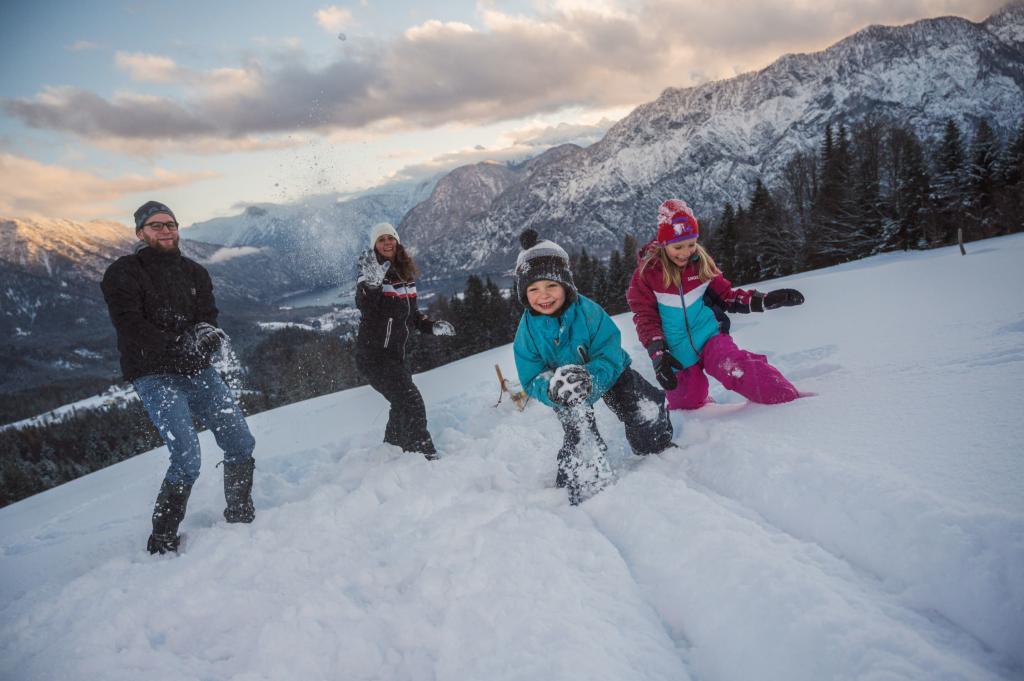 Familienfotos im Winter machen Spaß