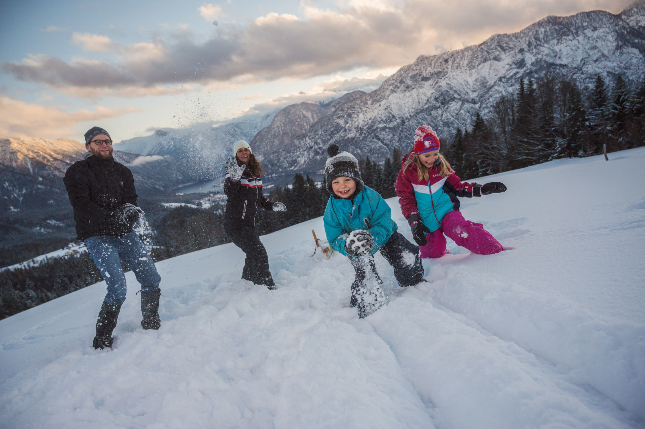 Familienfotos im Winter machen Spaß