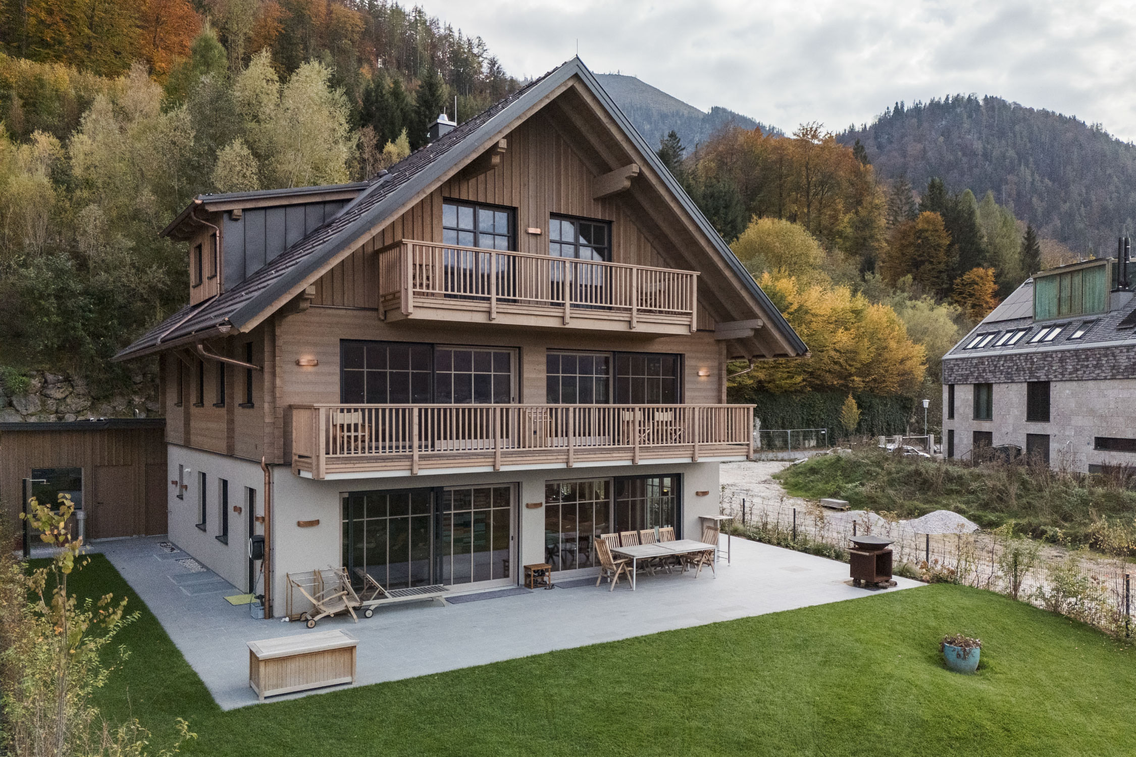Architekturfotografie des Ferienhauses in herbstlicher Stimmung