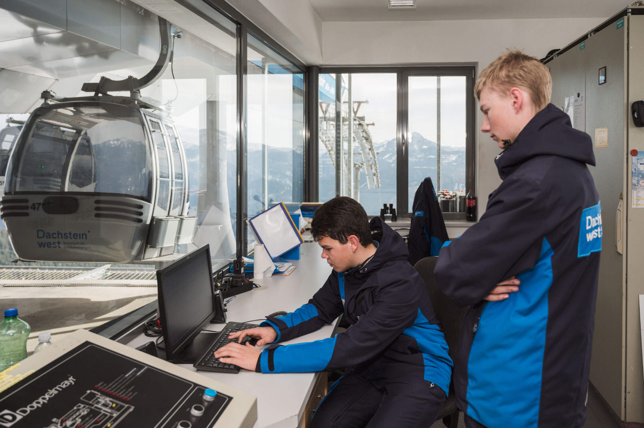 Die Liftanlagen sind high-tech und es gilt das Vieraugen-Prinzip! Die Corporate Fotografie steht auch für Image und Attraktivität des Arbeitgebers