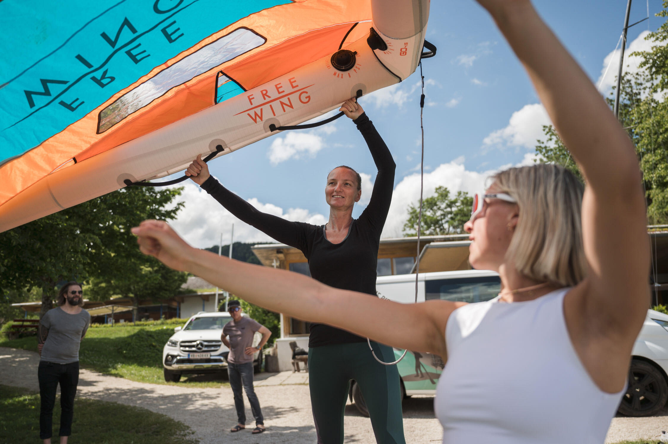 Richtige Haltung beim Wing Foiling Kurs am Attersee,